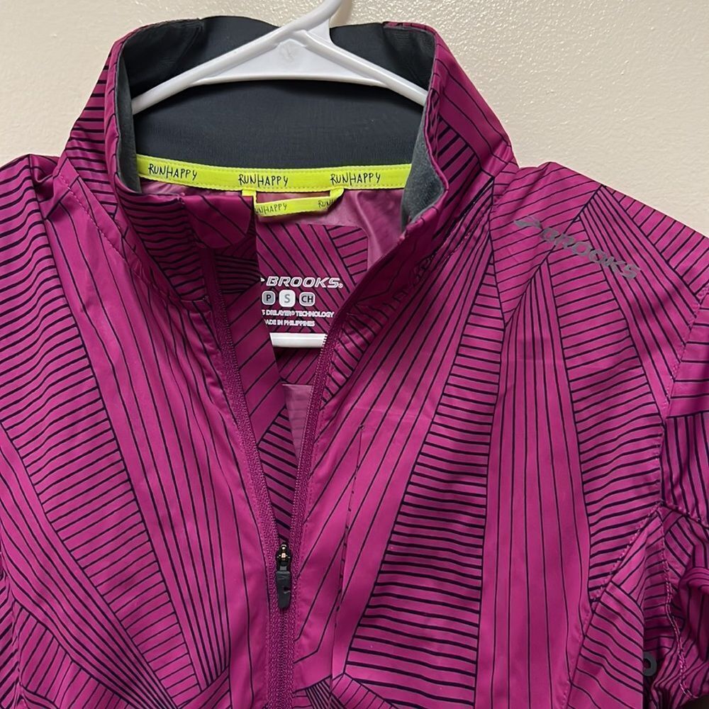 Brooks Running Jacket Small - Picture 2 of 8